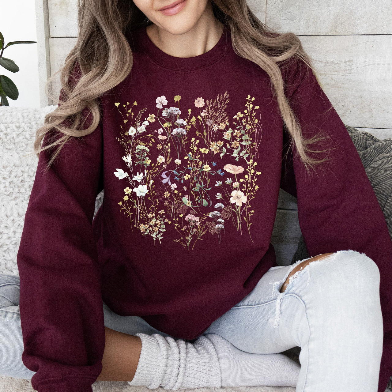 Delicate Wildflowers Forest Meadow Pressed Flowers Floral Collection Edition Sweatshirt
