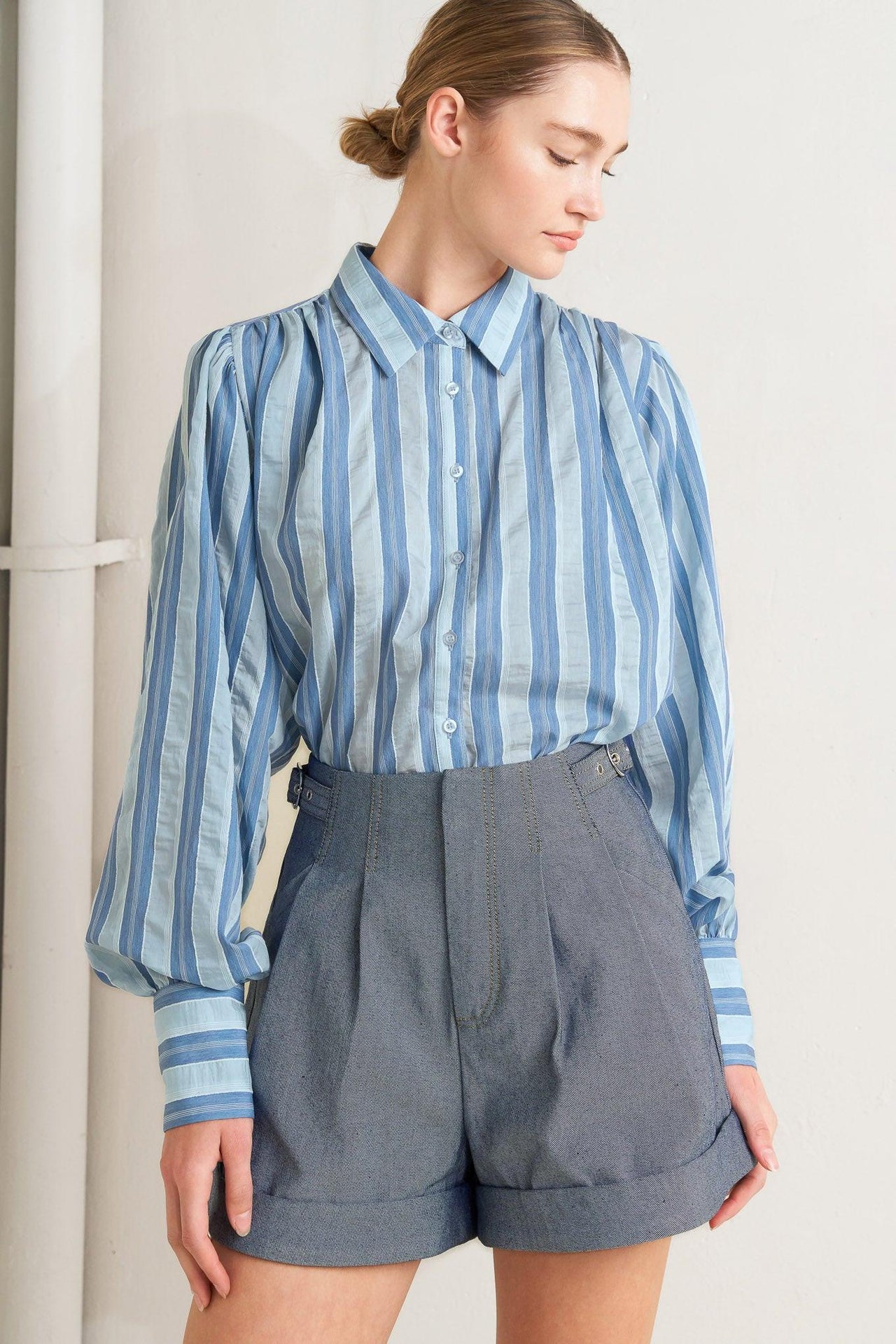 CONFIDENTLY COOL TAILORED WOVEN SHORT