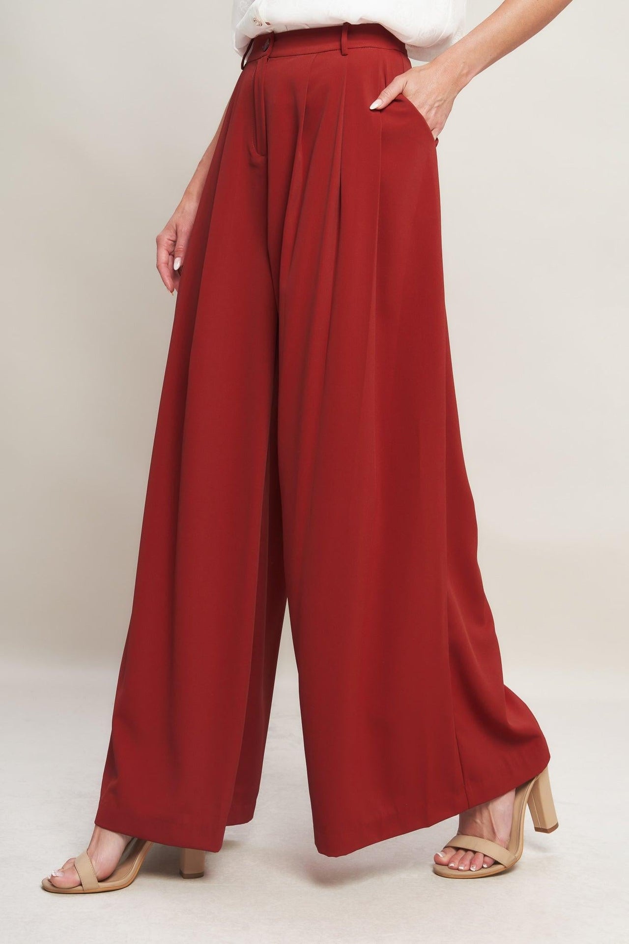 THROW IT BACK WOVEN PANTS