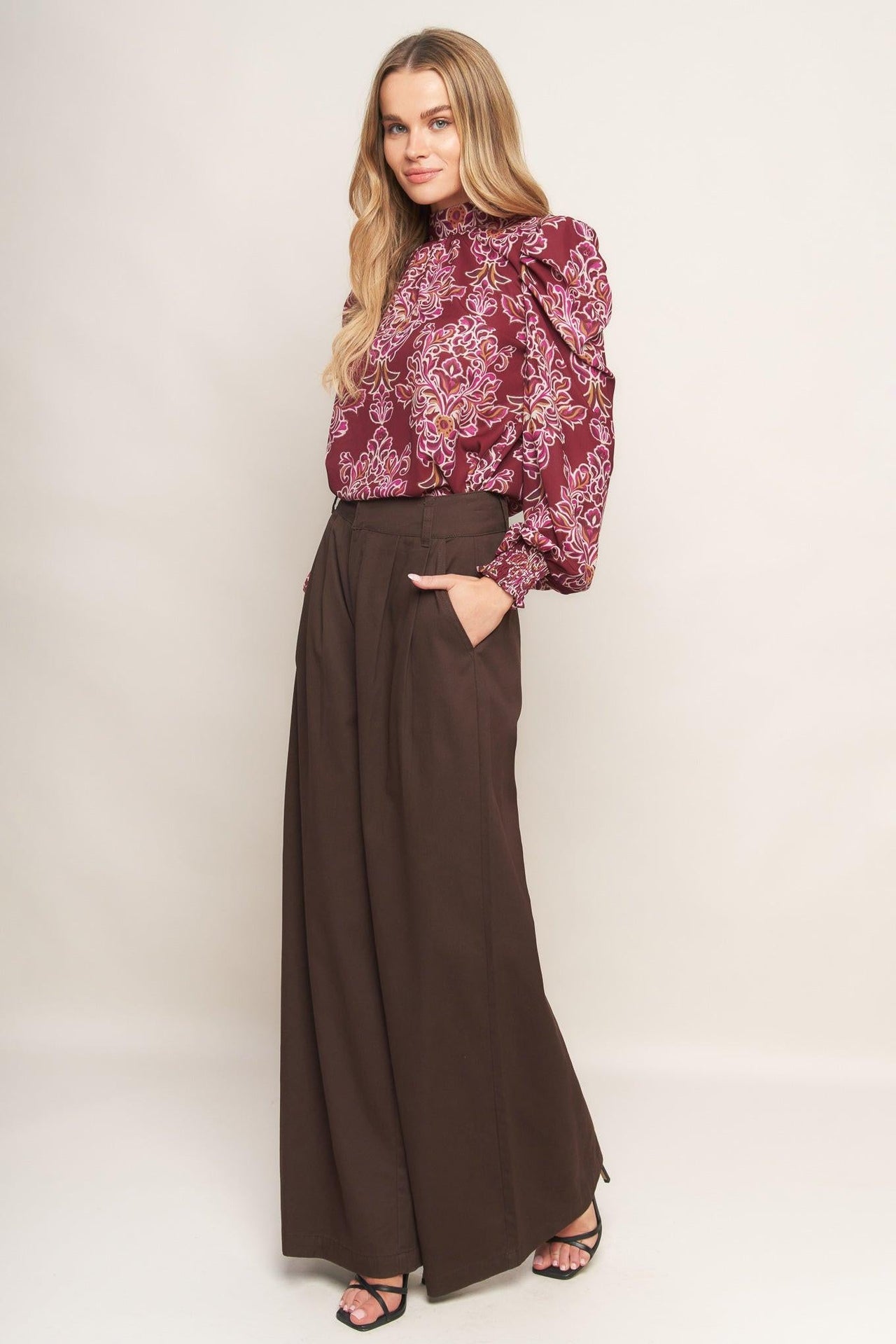 FLOATING ON BY WOVEN TOP