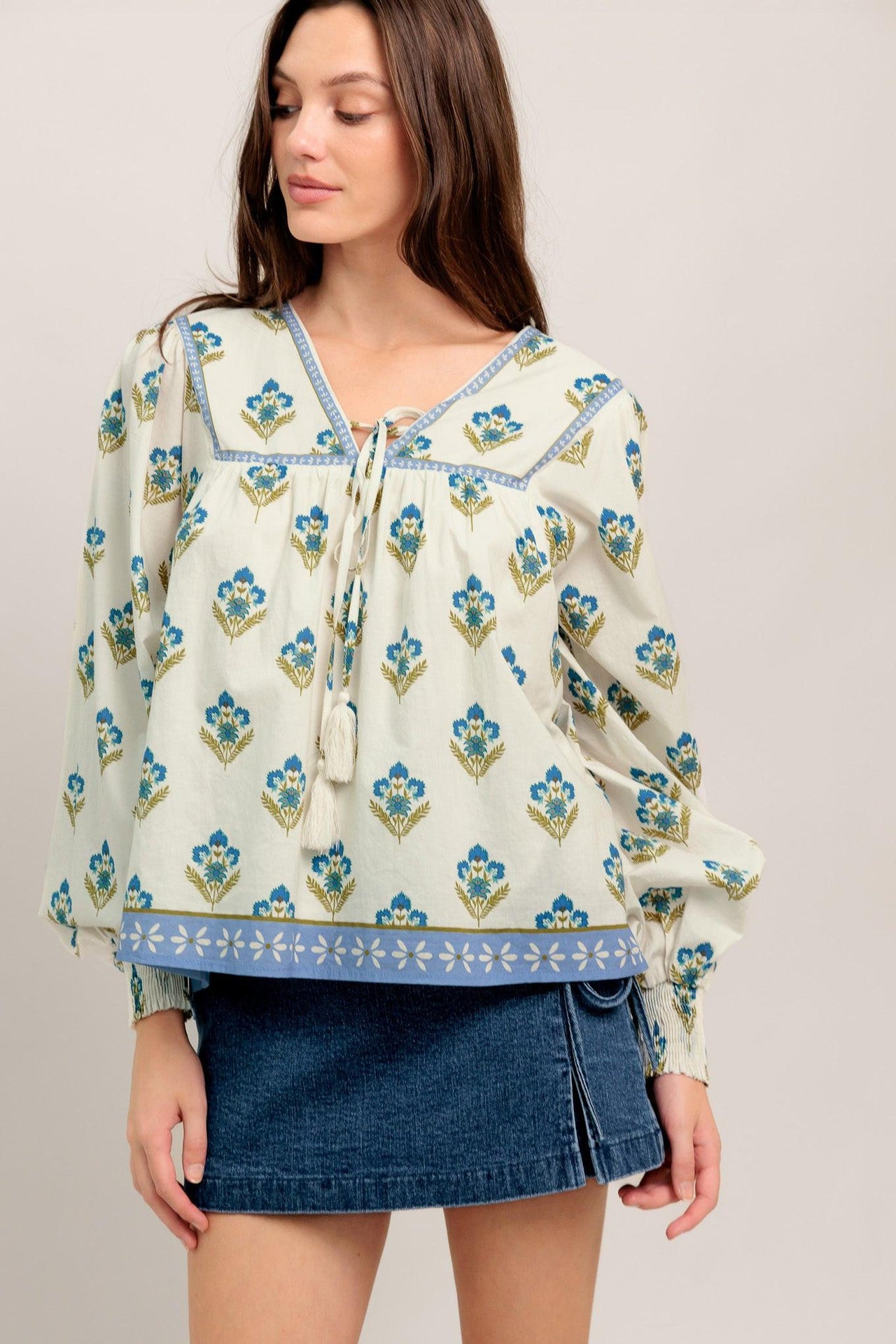 FROM COFFEE RUNS TO WEEKENDS WOVEN TOP