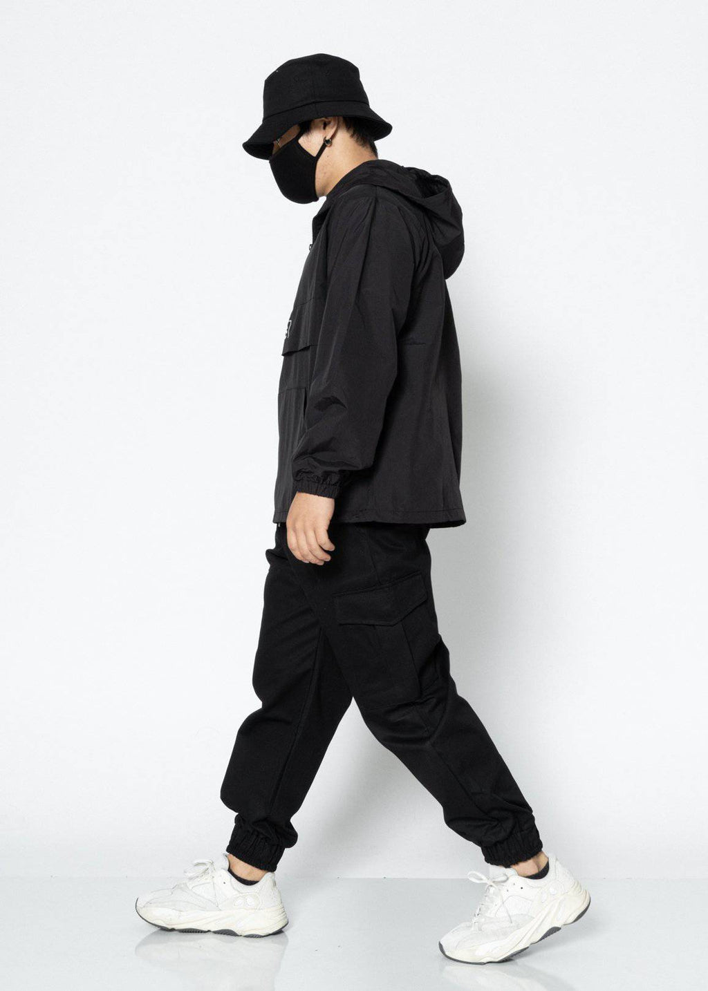 Konus Men's Essential Logo Anorak in Black