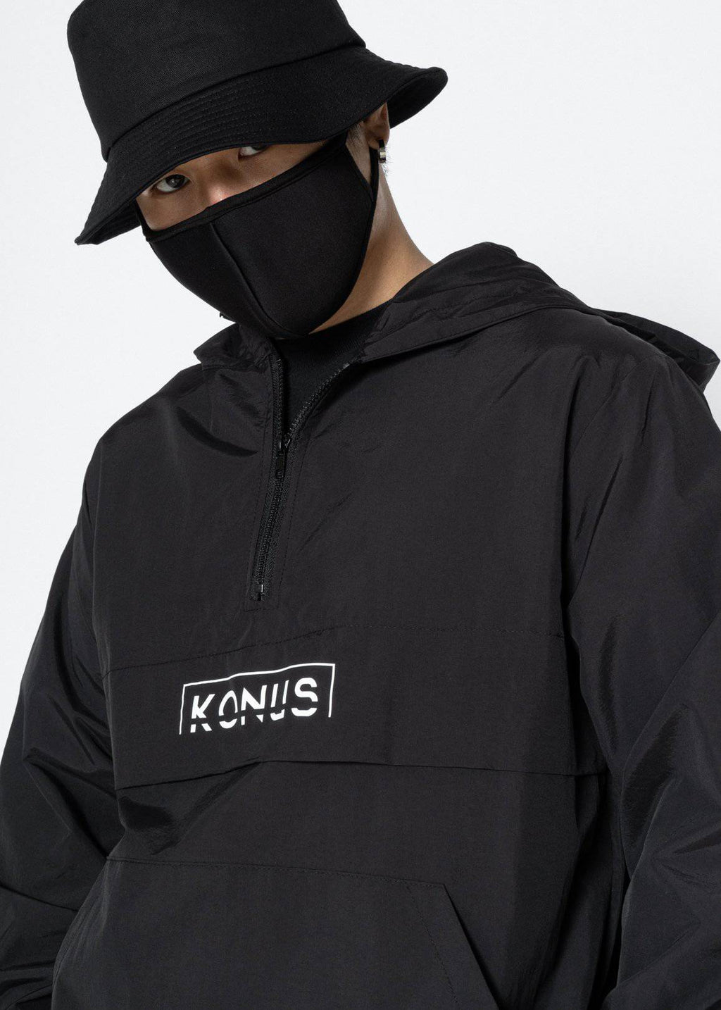 Konus Men's Essential Logo Anorak in Black