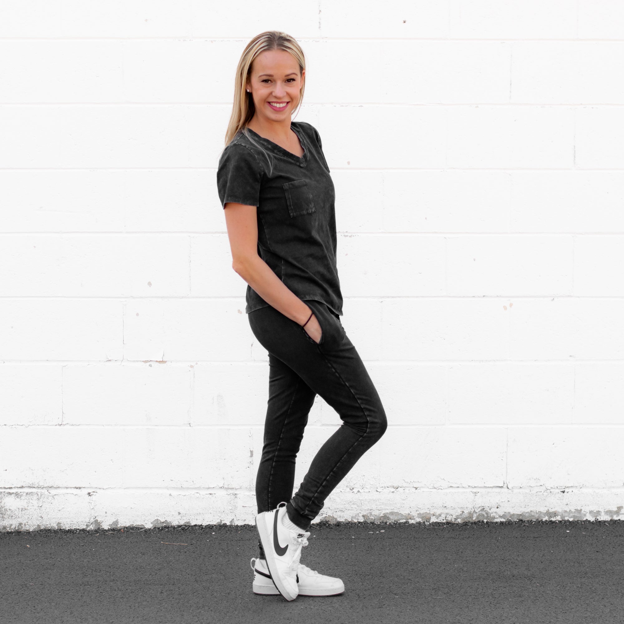 MAMA V-NECK- Midnight Snow Wash