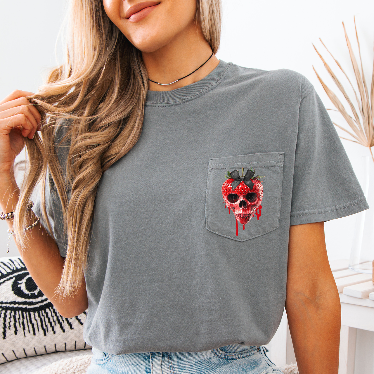 Spooky Strawberry Skeleton Halloween Creepy Juggling Jack-O-Lanterns Comfort Colors Pocket Tee