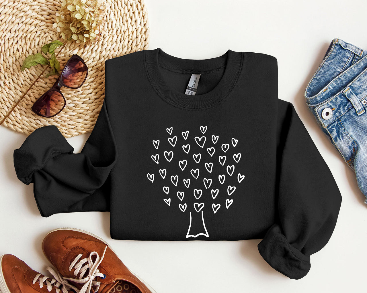 Retro Heart Tree Vintage Valentine's Day Love Letter Edition Cozy Classic Sweatshirt