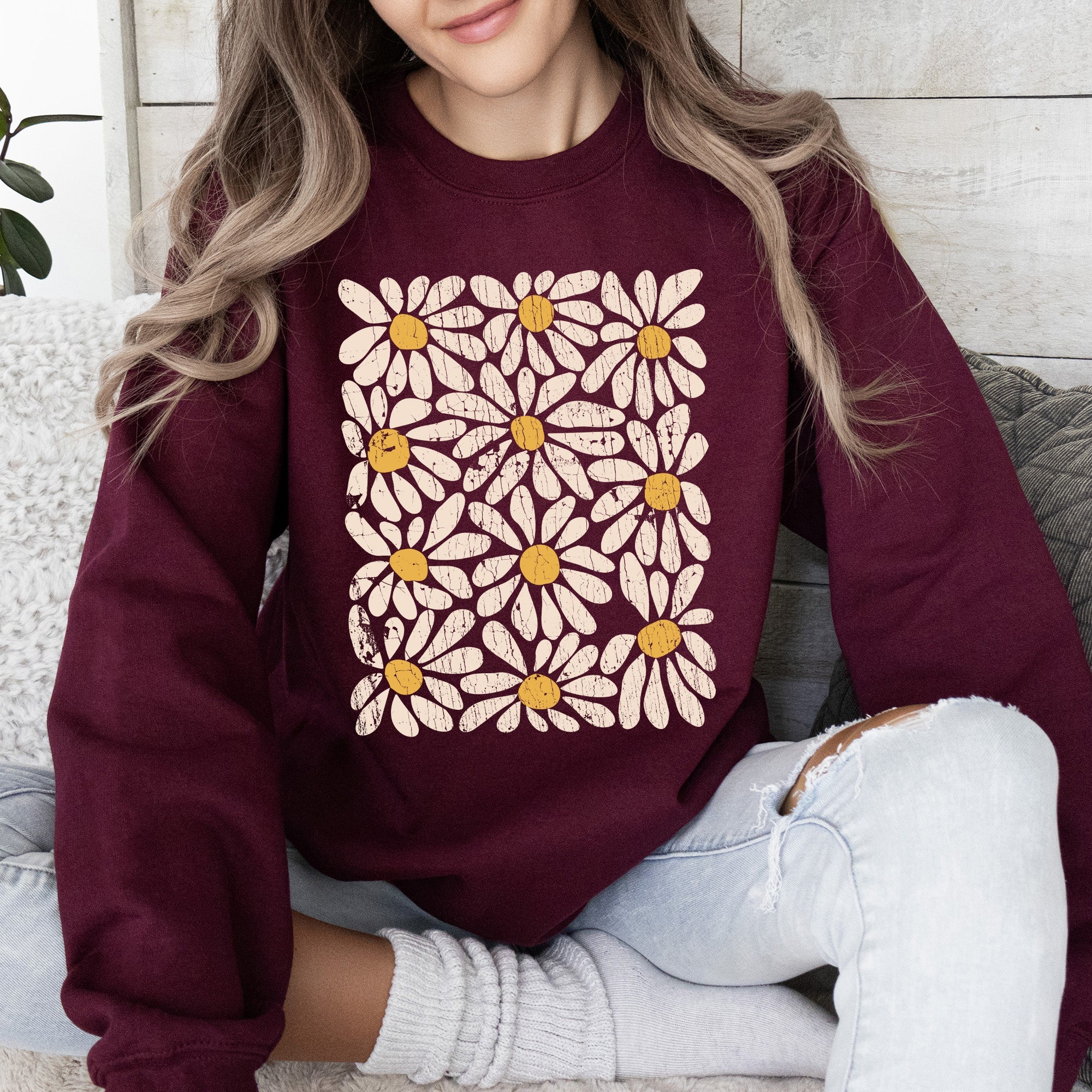 Vintage Daisies Floral Design and Classic Botanical Motifs Collection Sweatshirt