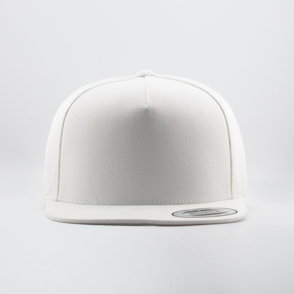 Konus Men's Snapback With Minimal Embroidery