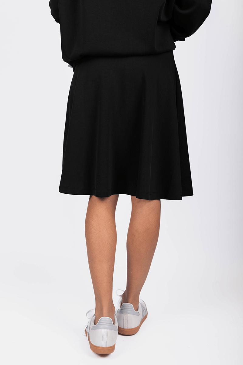 Mina Swing Skirt 23" (Black)