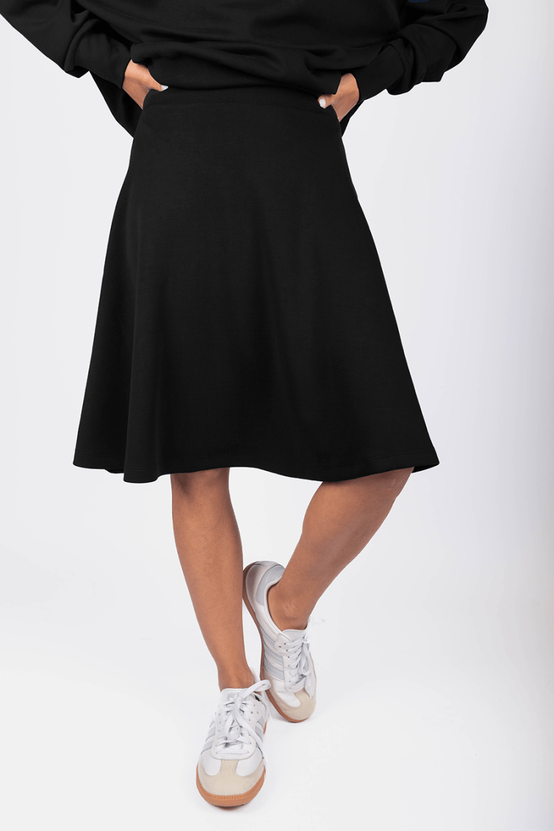Mina Swing Skirt 23" (Black)
