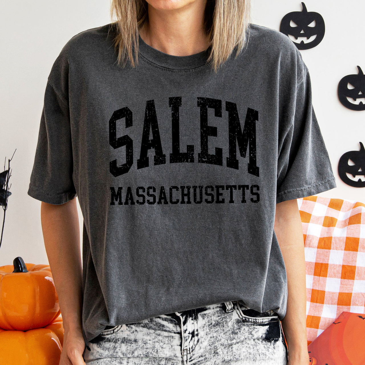 Salem Massachusetts Retro Halloween Night Cityscape Print Edition Comfort Colors Tee