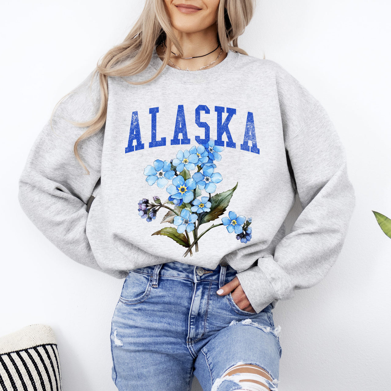 Alaska State Flower Botanical Floral Motif Nature Inspired Artwork Print Sweatshirt